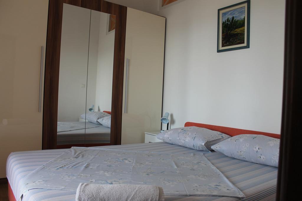 Apartment Nera Pula Exterior photo