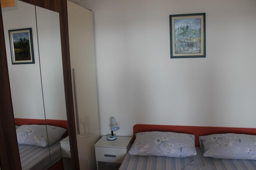 Apartment Nera Pula Exterior photo