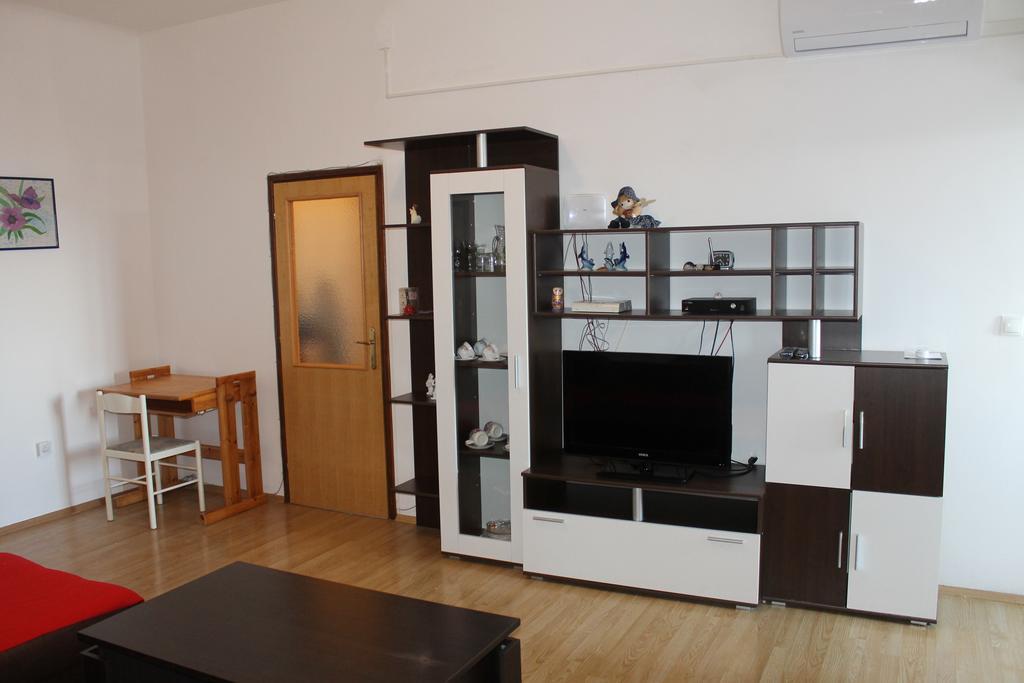 Apartment Nera Pula Exterior photo