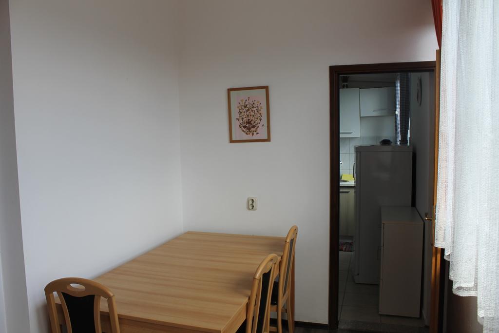 Apartment Nera Pula Exterior photo